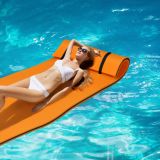 Costway Wasserhängematte Schwimmmatte Schwimmfloß Wasser Bett 220 x 90 x 4 cm Orange+Schwarz