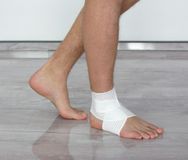 Knöchelkreuzbandage,rohweiß