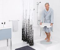 Bad-Hocker Sam, weiß, mit Hygieneausschnitt, höhenverstellbar, PE / Aluminium