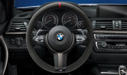 BMW M Performance Lenkrad II Alcantara mit Carbonblende