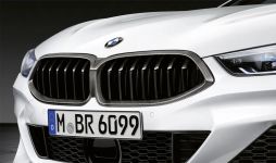 BMW M Performance 8er G14 G15 Frontziergitter Carbon mit iCam