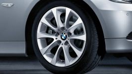 BMW Alufelge V-Speiche 188 silber 8,5J ET37 3er E90/E91/E92/E93 H