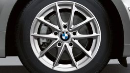 BMW Alufelge V-Speiche 360 silber 7J ET31 3er E90/E91/E92/E93 Vor